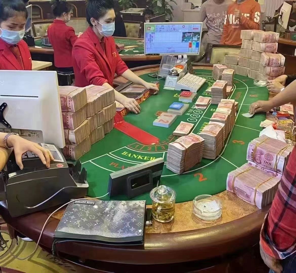 半场得分王超阿联！男篮最被质疑之人翻